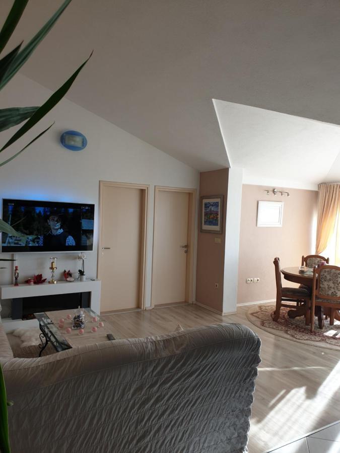 Apartmani Mlikotic ドゥギ・ラット エクステリア 写真